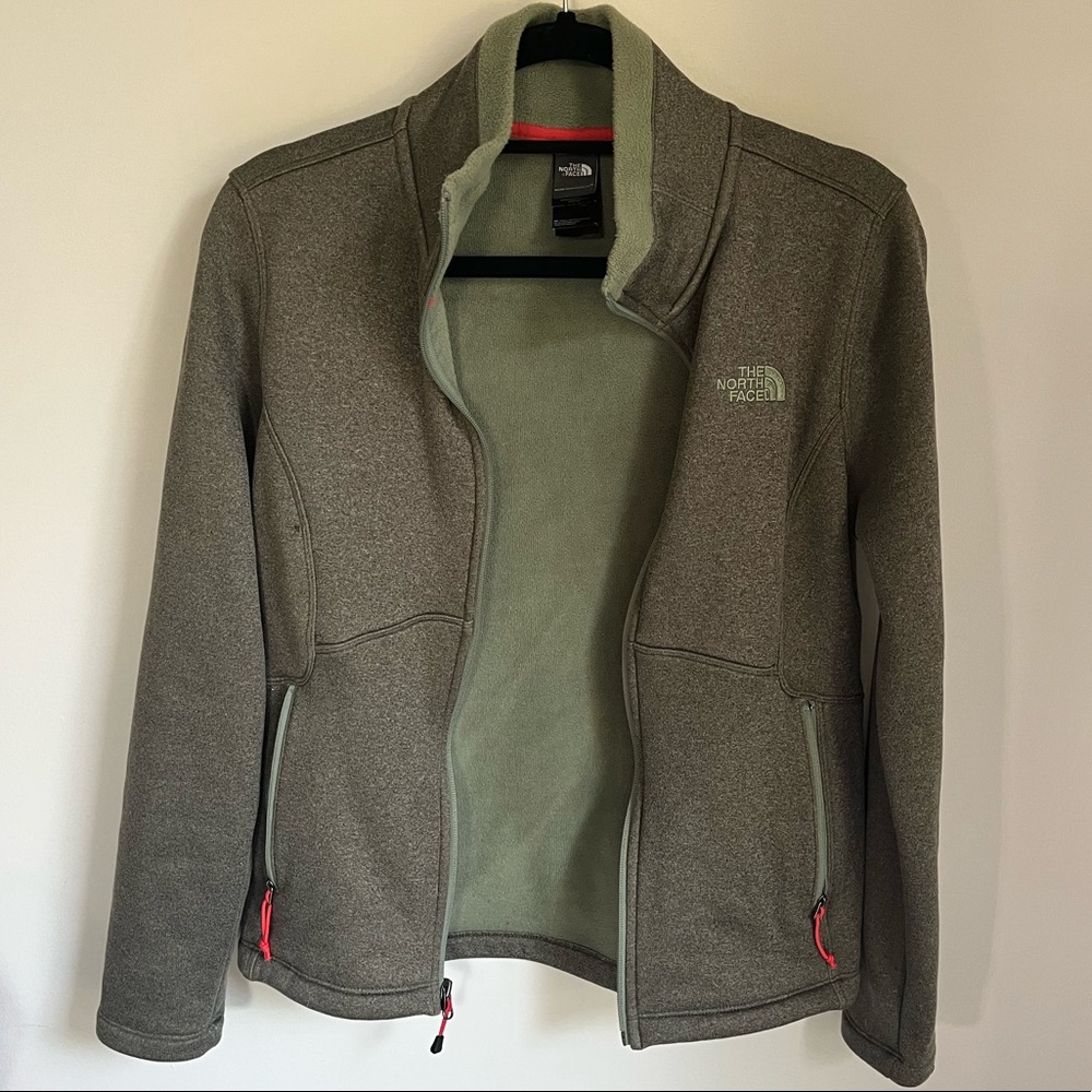 North face fleece lined zip up jacket in green size M